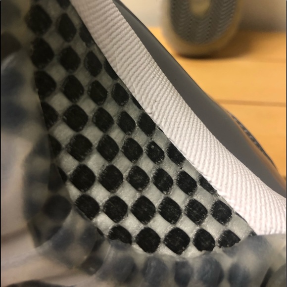 Jordan Cool Grey 11’s - Picture 7 of 8